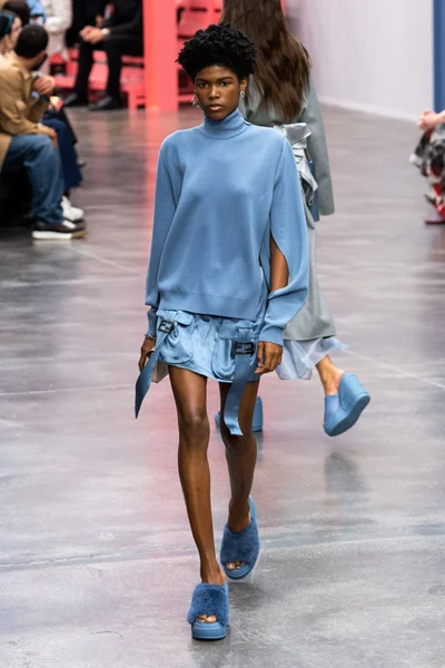 Look 44